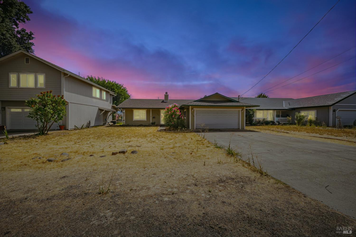 Detail Gallery Image 3 of 32 For 18569 Spyglass Rd, Hidden Valley Lake,  CA 95467 - 2 Beds | 2 Baths