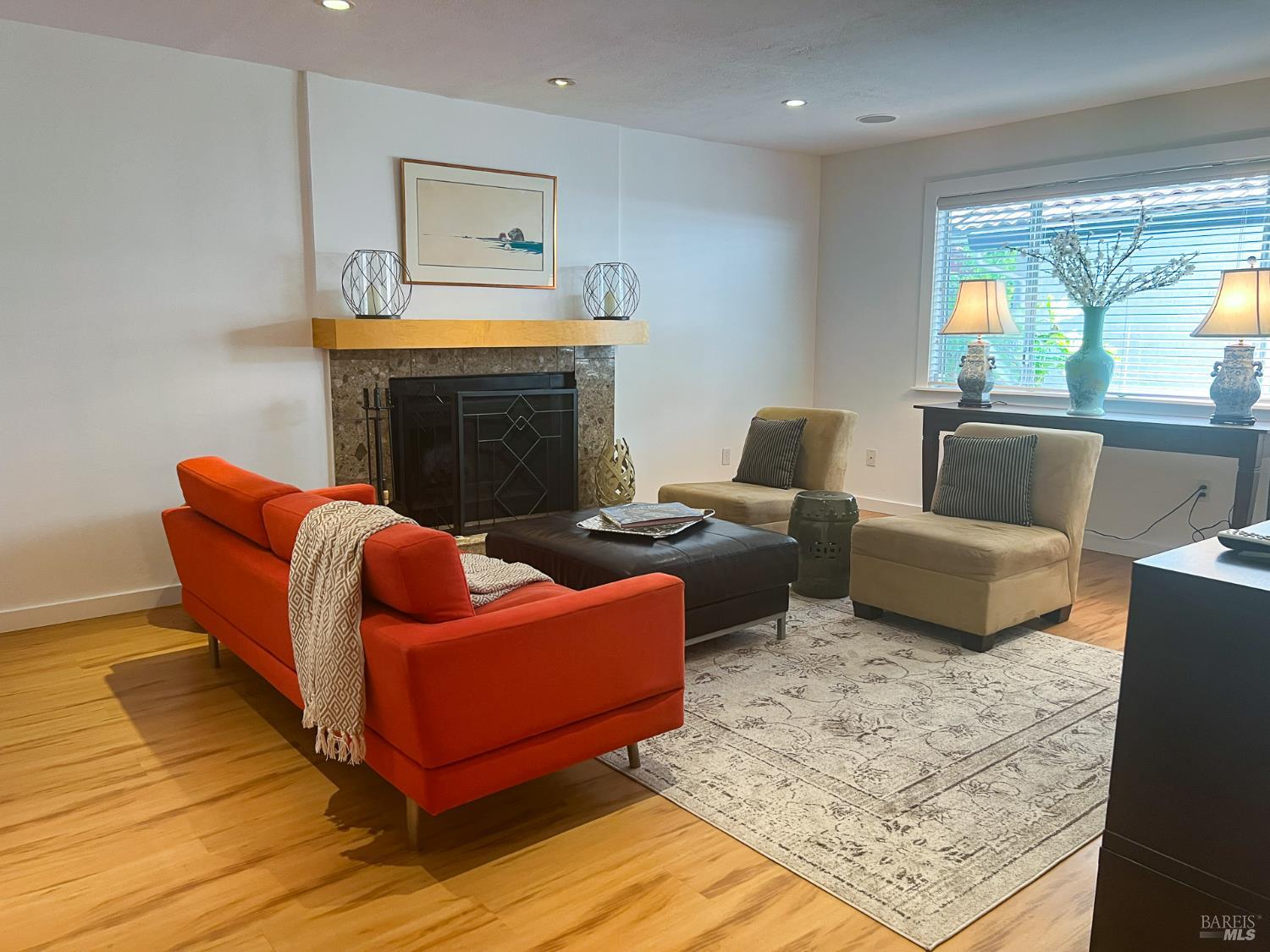 Detail Gallery Image 6 of 33 For 438 Crivelli Dr, Sonoma,  CA 95476 - 3 Beds | 2 Baths