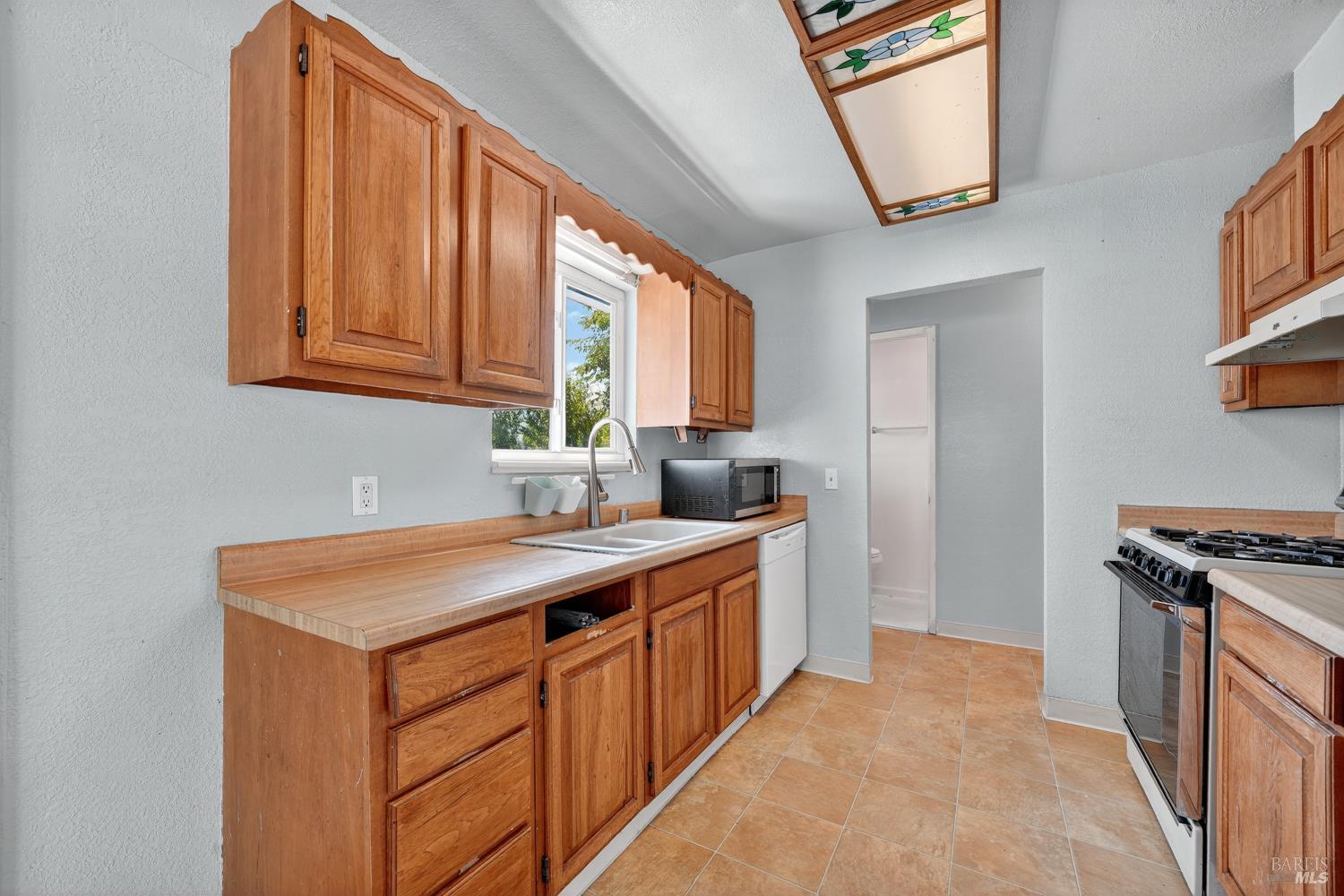 Detail Gallery Image 14 of 36 For 865 Camelia Dr, Dixon,  CA 95620 - 3 Beds | 1/1 Baths