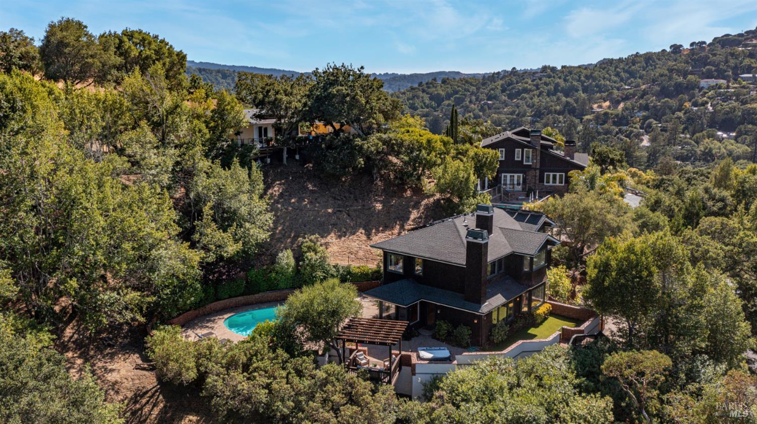 Detail Gallery Image 69 of 83 For 1 the Alameda Knls, San Anselmo,  CA 94960 - 5 Beds | 5/1 Baths