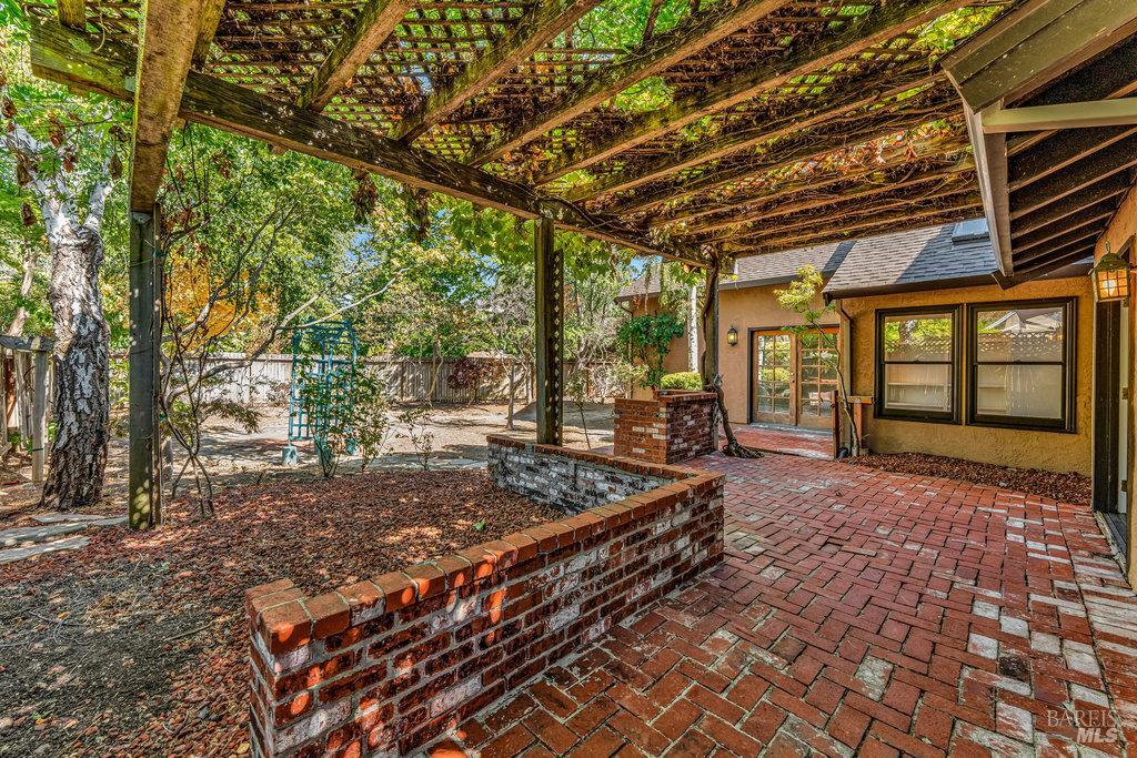 Detail Gallery Image 57 of 66 For 564 Willow Ct, Benicia,  CA 94510 - 2 Beds | 2 Baths