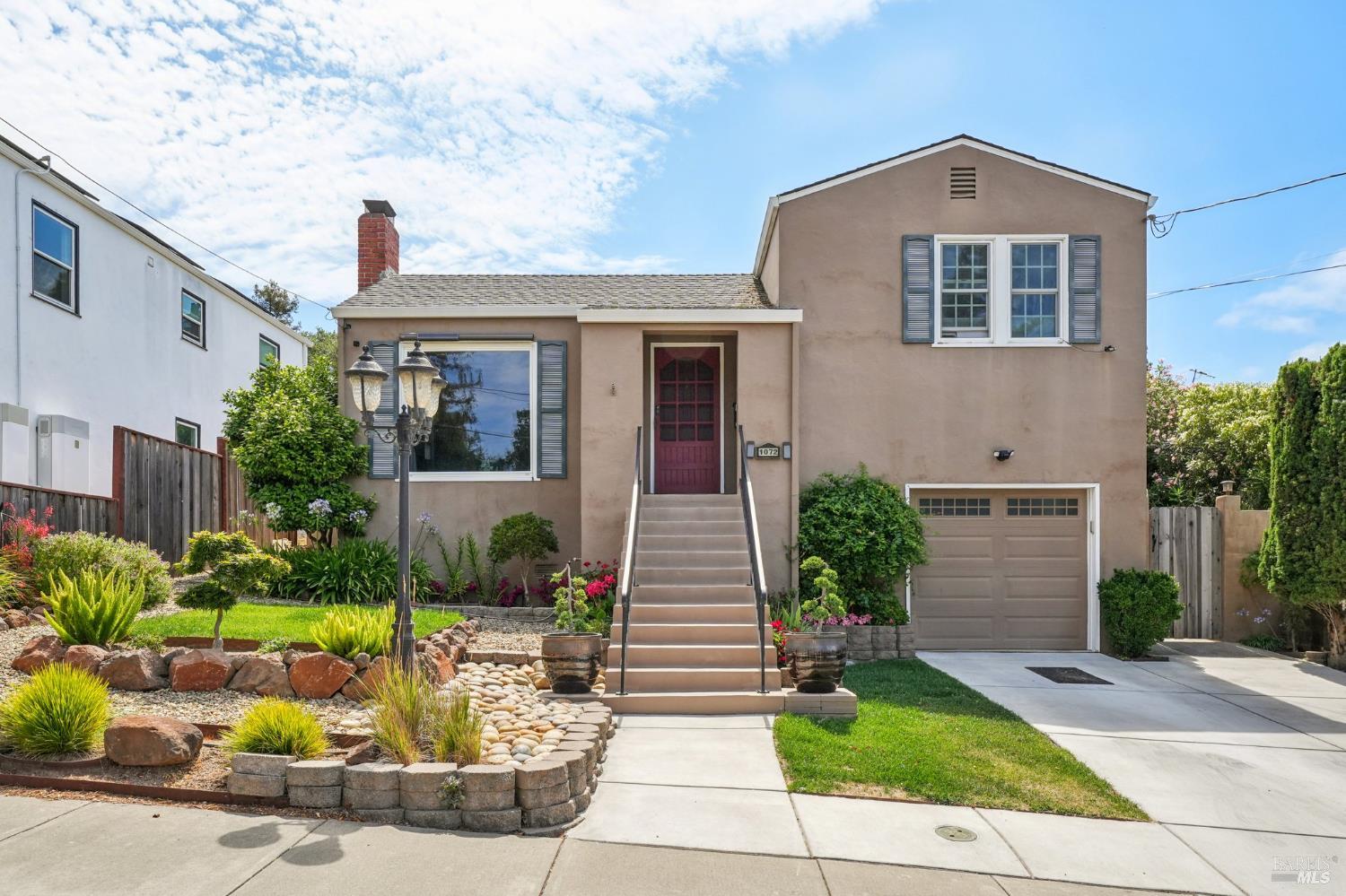 Detail Gallery Image 1 of 68 For 1072 Raymond Ave, Napa,  CA 94559 - 3 Beds | 1/1 Baths