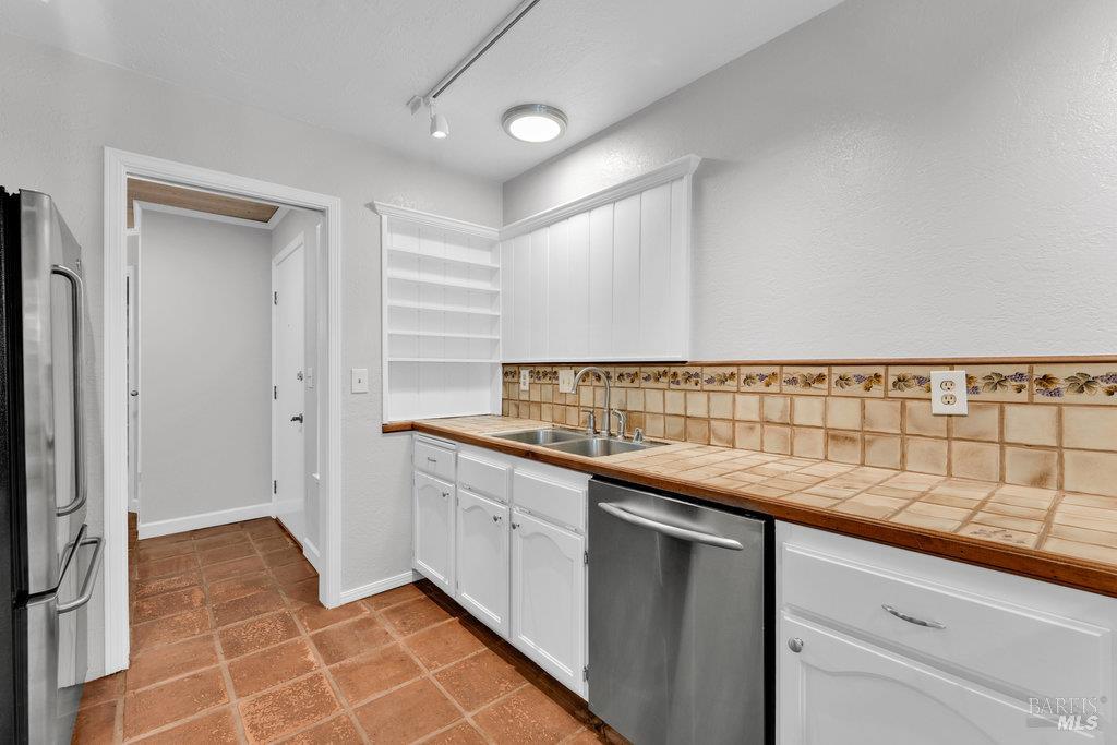 Detail Gallery Image 25 of 66 For 564 Willow Ct, Benicia,  CA 94510 - 2 Beds | 2 Baths