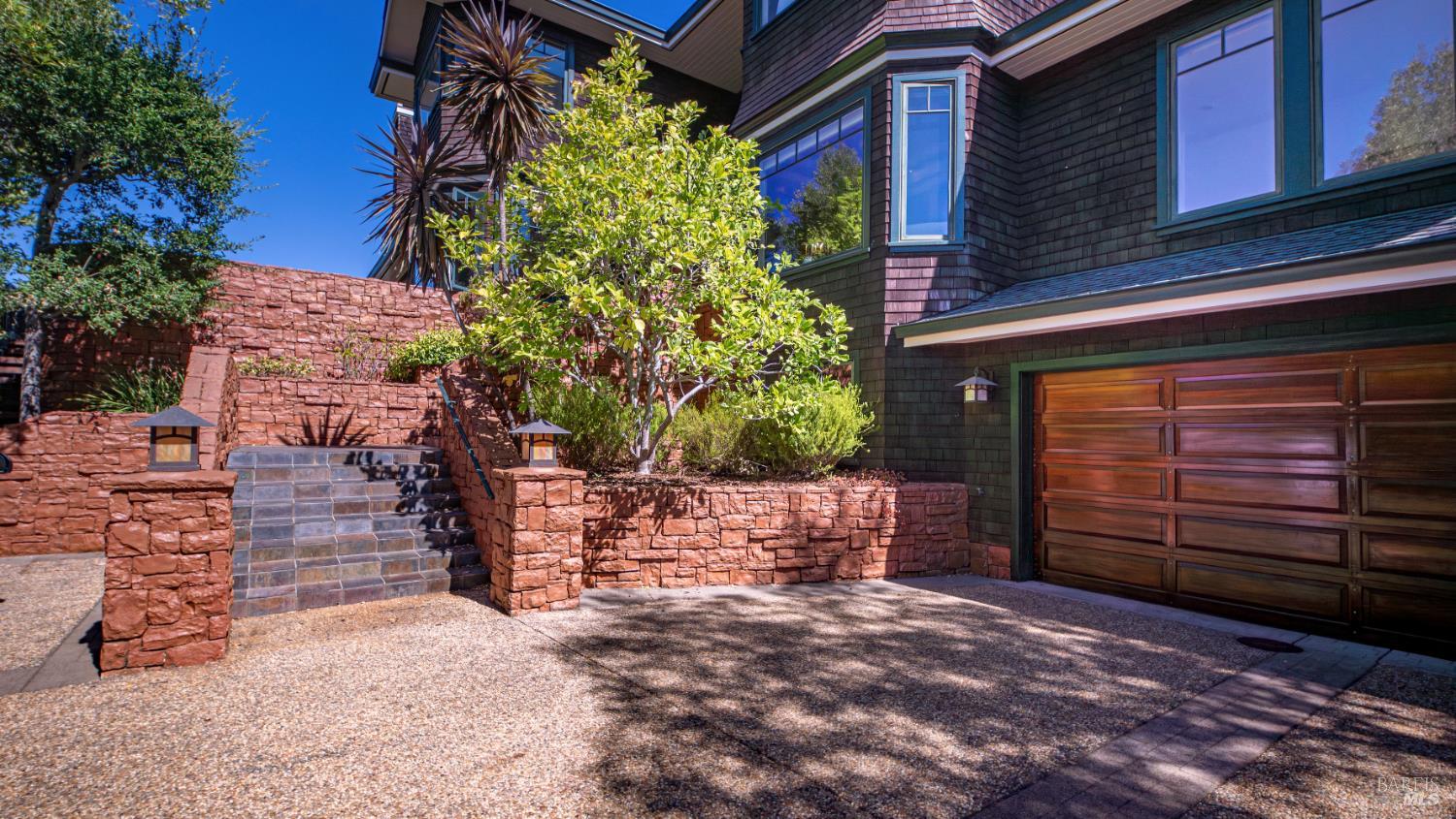 Detail Gallery Image 4 of 83 For 1 the Alameda Knls, San Anselmo,  CA 94960 - 5 Beds | 5/1 Baths