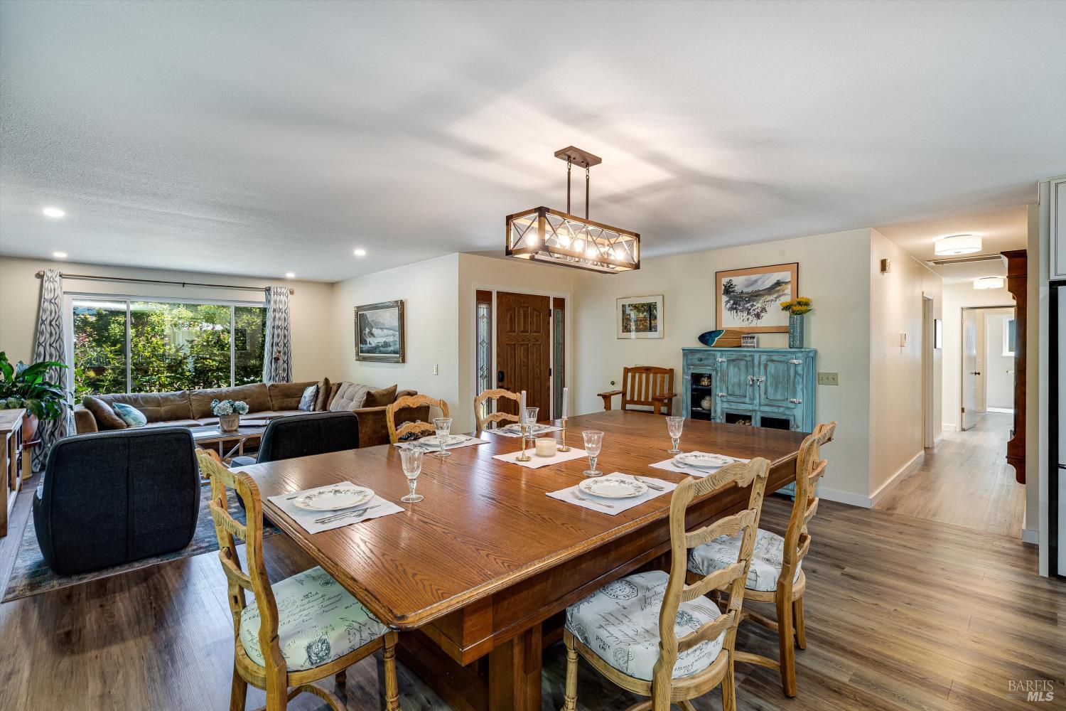 Detail Gallery Image 10 of 32 For 113 Sherwood Dr, Santa Rosa,  CA 95405 - 4 Beds | 2 Baths