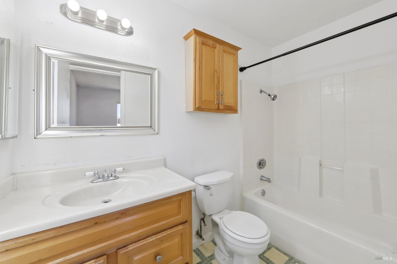 Detail Gallery Image 24 of 41 For 112 Lilac Ct, Vallejo,  CA 94589 - 3 Beds | 2 Baths