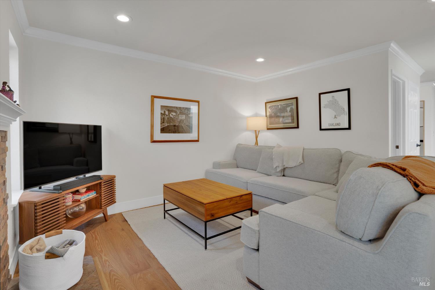 Detail Gallery Image 14 of 40 For 871 Hanlon Way, Benicia,  CA 94510 - 4 Beds | 2 Baths