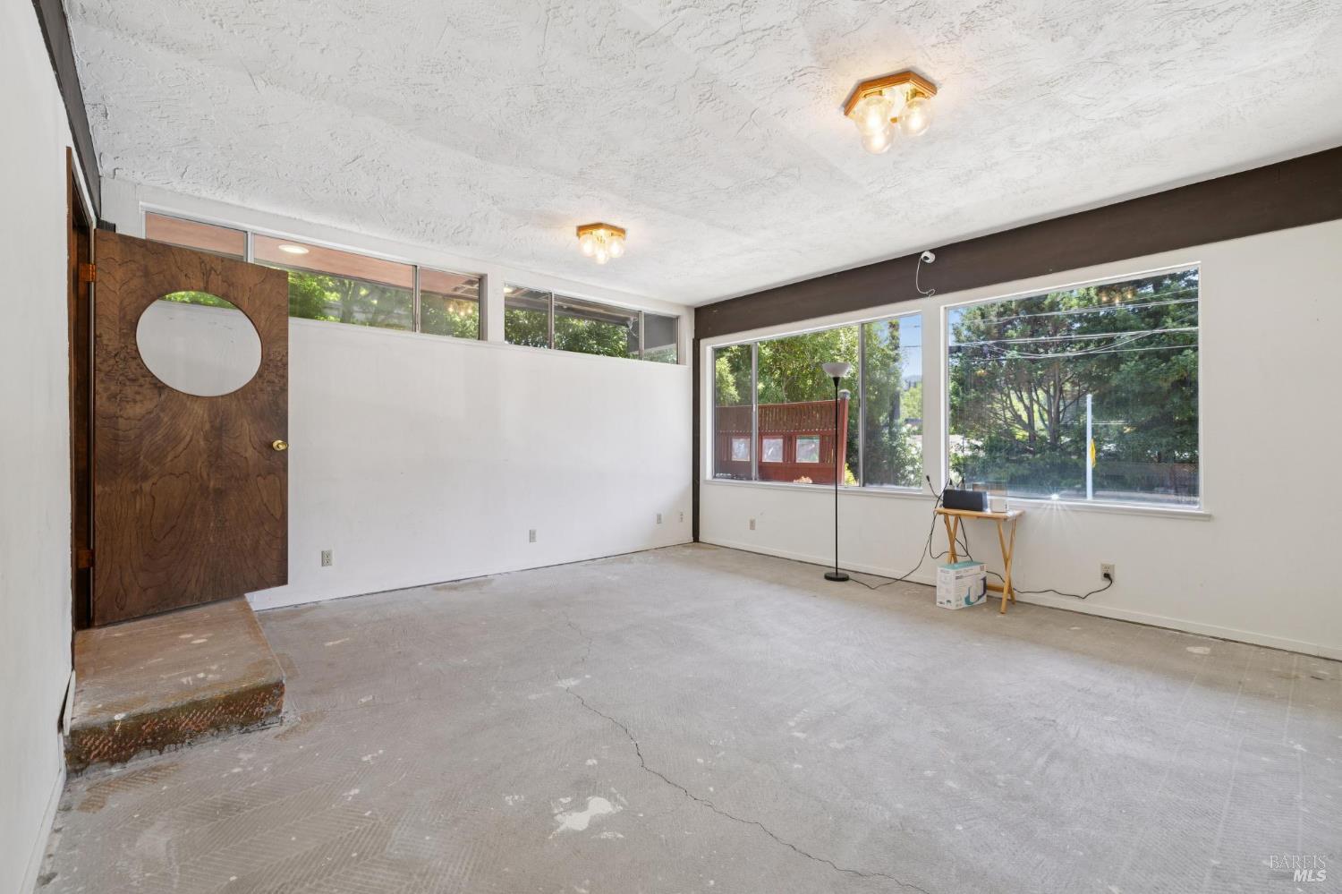 Detail Gallery Image 35 of 52 For 352 Shoreline Hwy, Mill Valley,  CA 94941 - 3 Beds | 2/1 Baths