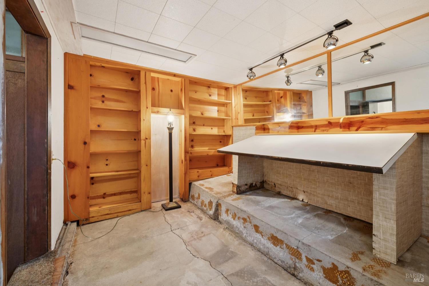 Detail Gallery Image 41 of 52 For 352 Shoreline Hwy, Mill Valley,  CA 94941 - 3 Beds | 2/1 Baths