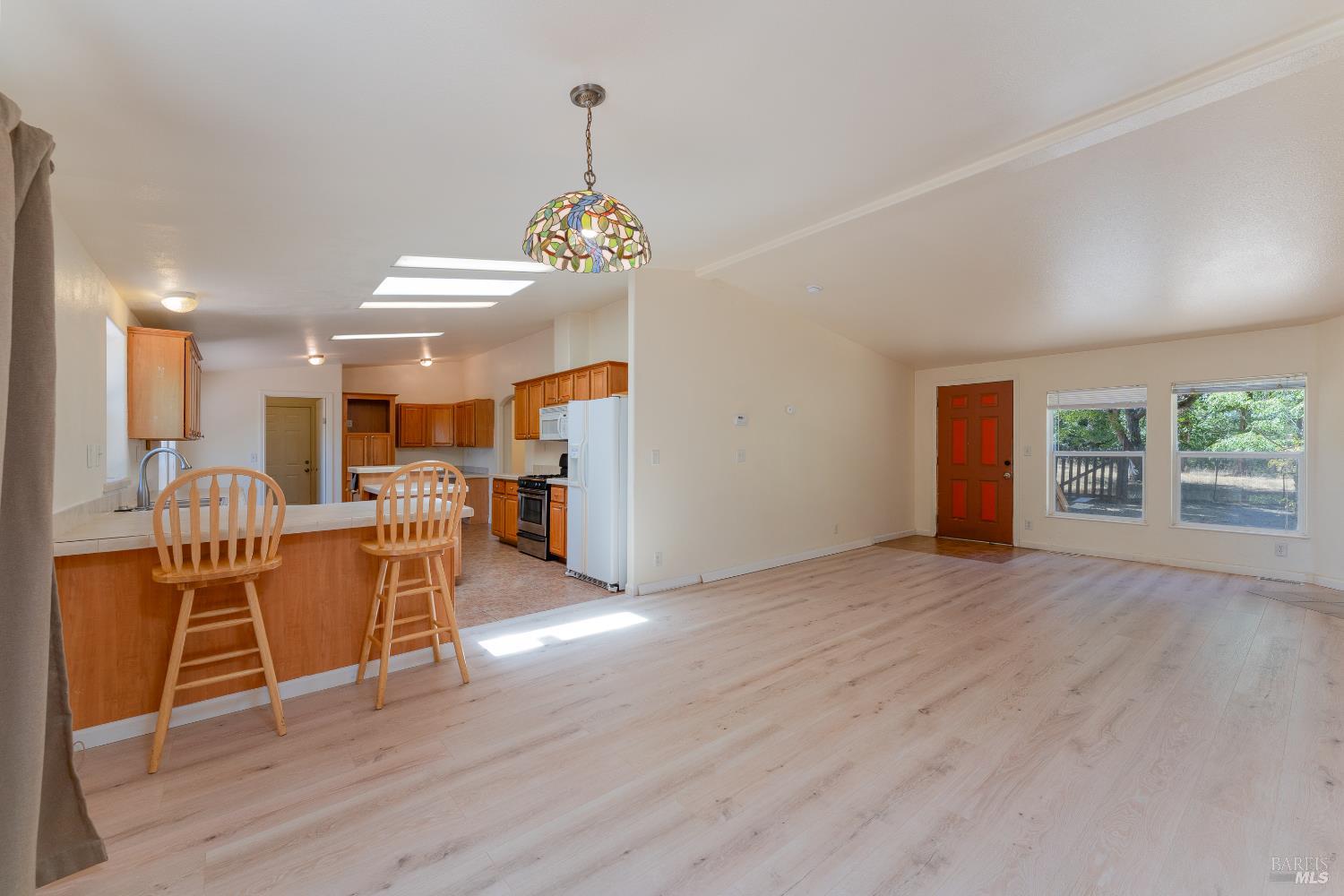 Detail Gallery Image 6 of 25 For 1409 W State Highway 20 Hwy, Upper Lake,  CA 95485 - 3 Beds | 2 Baths