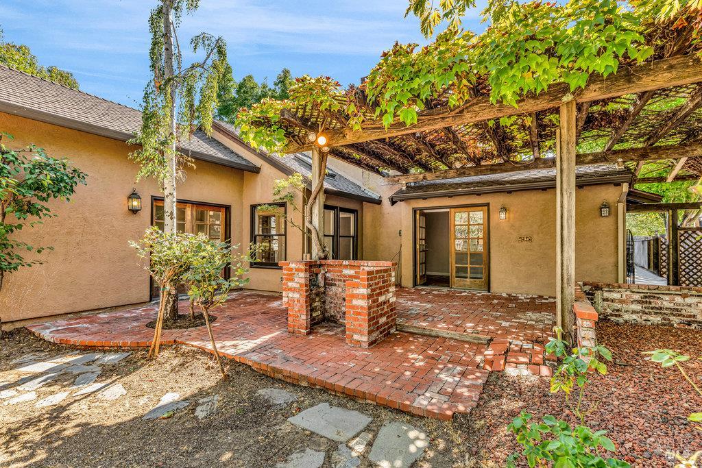 Detail Gallery Image 56 of 66 For 564 Willow Ct, Benicia,  CA 94510 - 2 Beds | 2 Baths