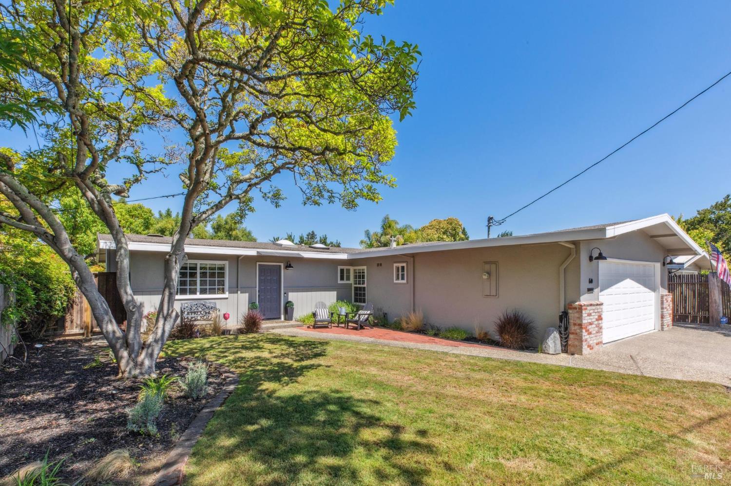 Detail Gallery Image 1 of 31 For 60 Ormond Ct, Novato,  CA 94947 - 3 Beds | 3 Baths