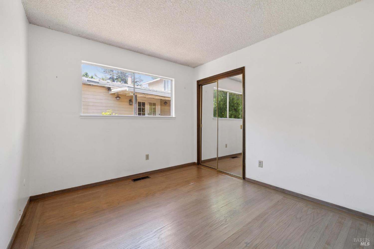 Detail Gallery Image 30 of 52 For 352 Shoreline Hwy, Mill Valley,  CA 94941 - 3 Beds | 2/1 Baths