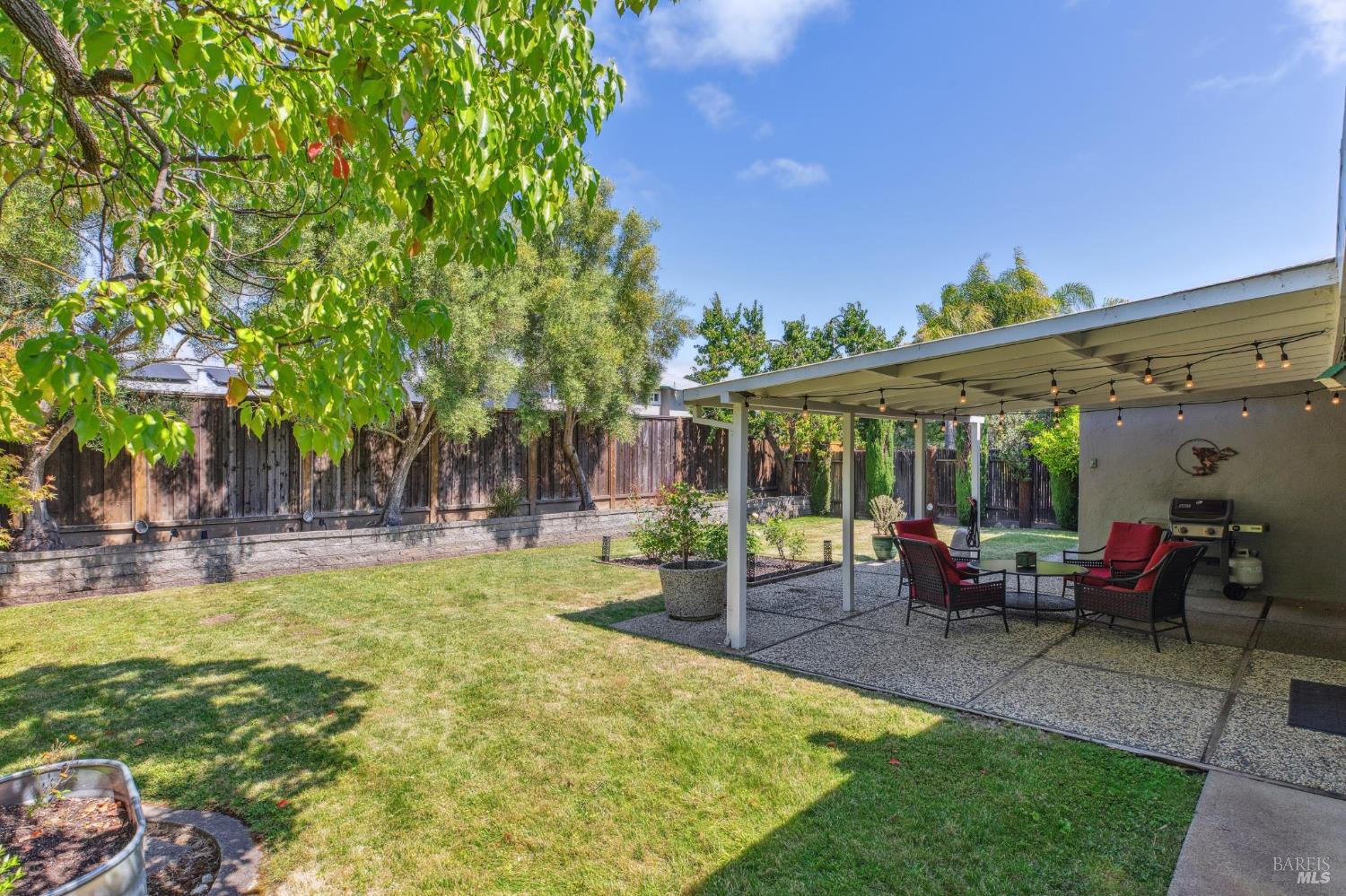 Detail Gallery Image 28 of 31 For 60 Ormond Ct, Novato,  CA 94947 - 3 Beds | 3 Baths