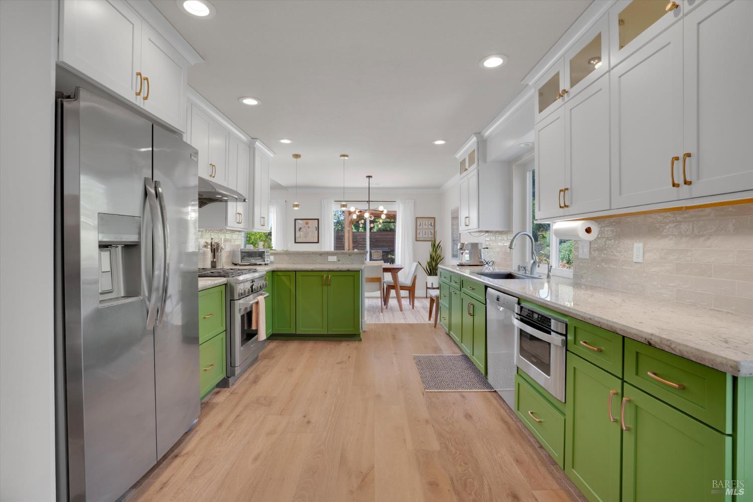 Detail Gallery Image 10 of 40 For 871 Hanlon Way, Benicia,  CA 94510 - 4 Beds | 2 Baths