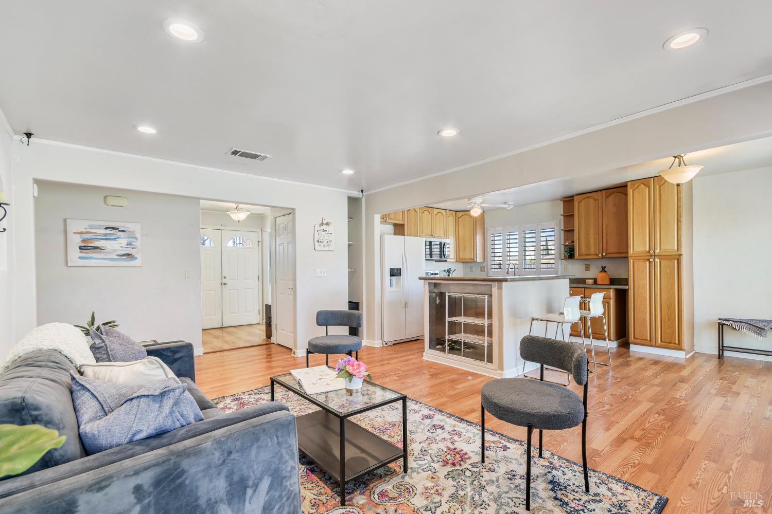 Detail Gallery Image 14 of 45 For 56 Terry Ln, Suisun City,  CA 94585 - 3 Beds | 2 Baths