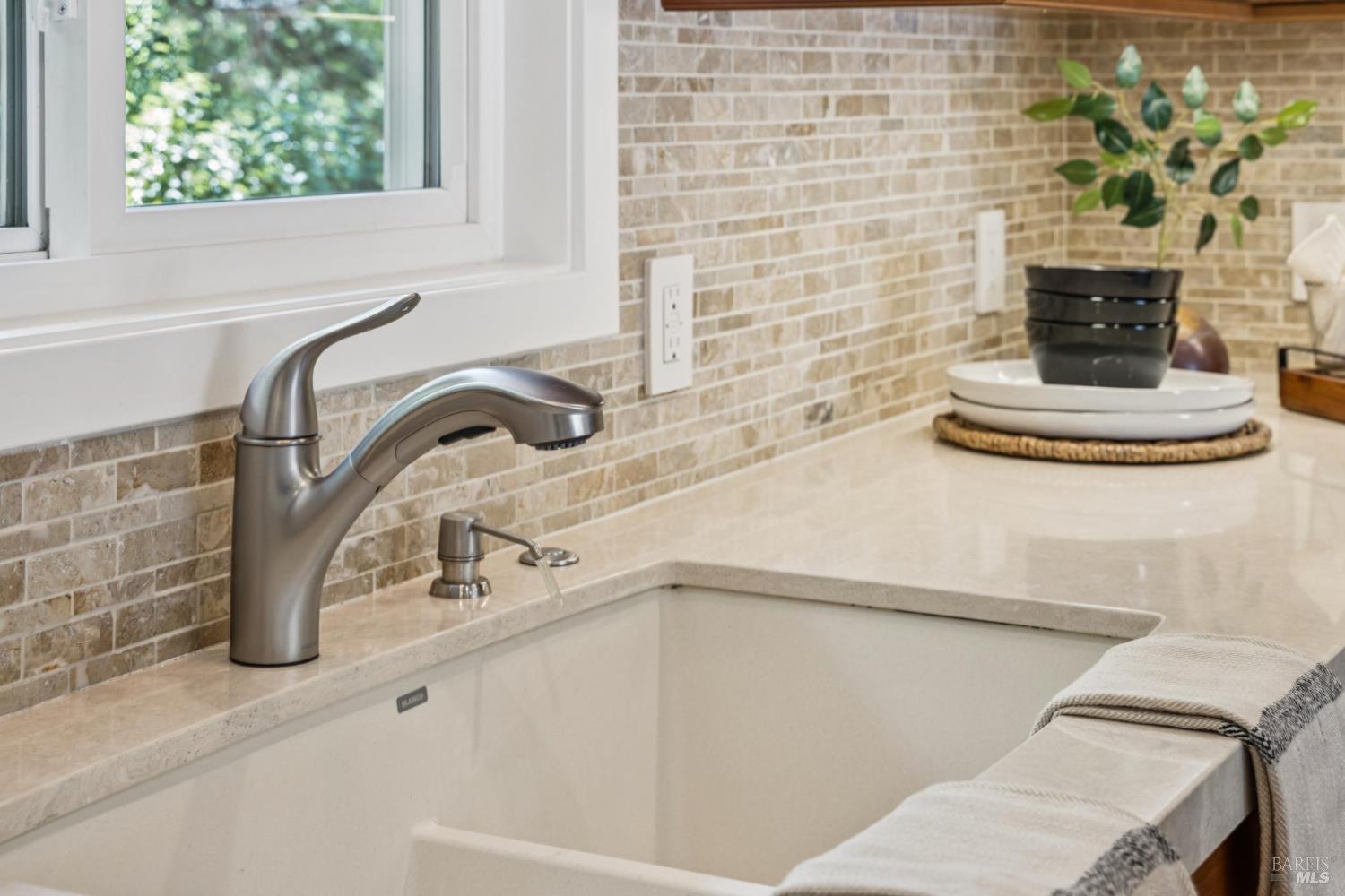 Detail Gallery Image 11 of 49 For 169 Kipling Dr, Mill Valley,  CA 94941 - 3 Beds | 2 Baths
