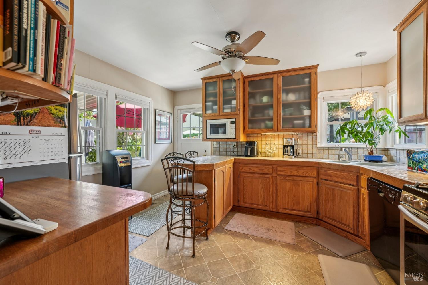 Detail Gallery Image 22 of 68 For 1072 Raymond Ave, Napa,  CA 94559 - 3 Beds | 1/1 Baths