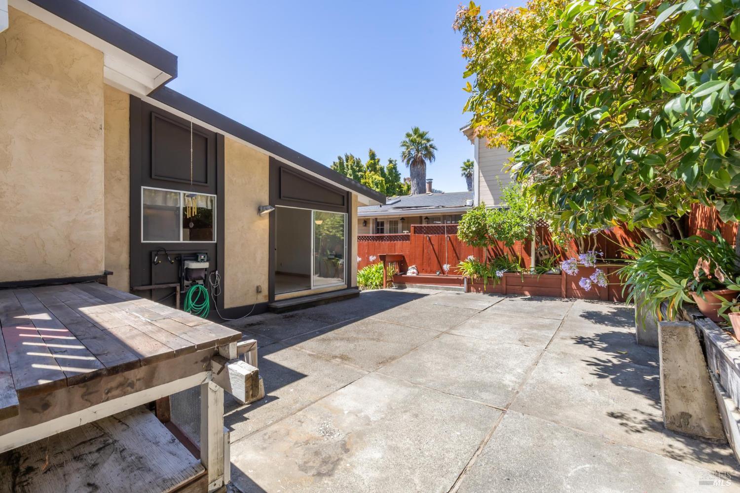 Detail Gallery Image 20 of 52 For 352 Shoreline Hwy, Mill Valley,  CA 94941 - 3 Beds | 2/1 Baths