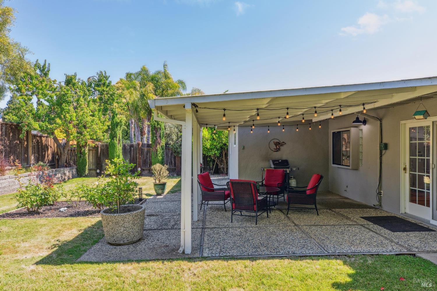 Detail Gallery Image 27 of 31 For 60 Ormond Ct, Novato,  CA 94947 - 3 Beds | 3 Baths
