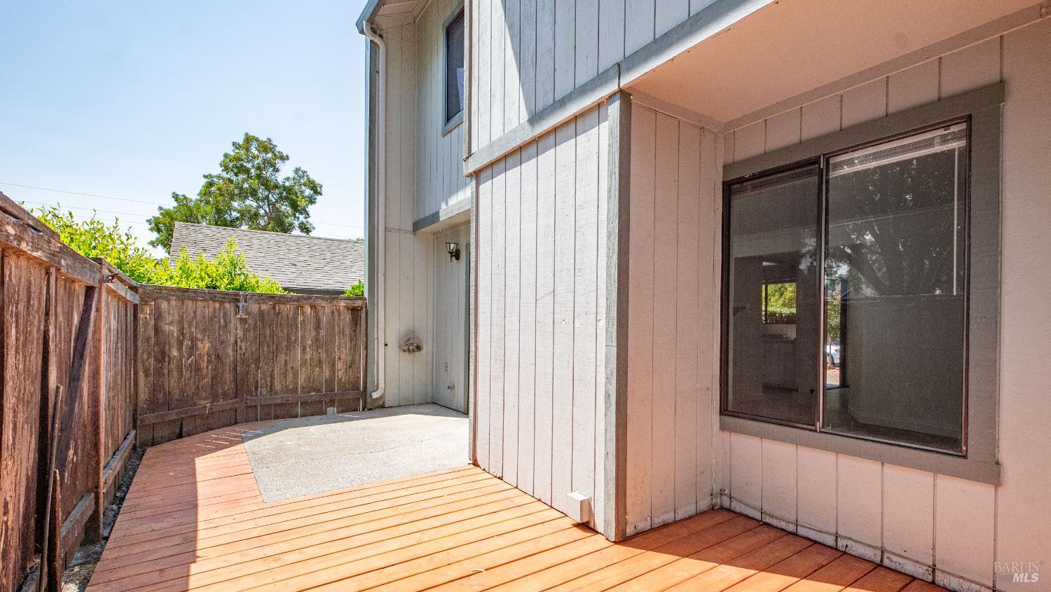 Detail Gallery Image 22 of 27 For 307 Occidental Cir, Santa Rosa,  CA 95401 - 3 Beds | 2/1 Baths