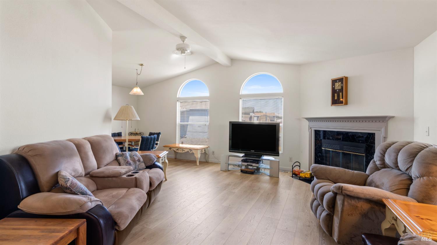 Detail Gallery Image 8 of 34 For 131 Del Paso Dr, Vacaville,  CA 95687 - 3 Beds | 2 Baths