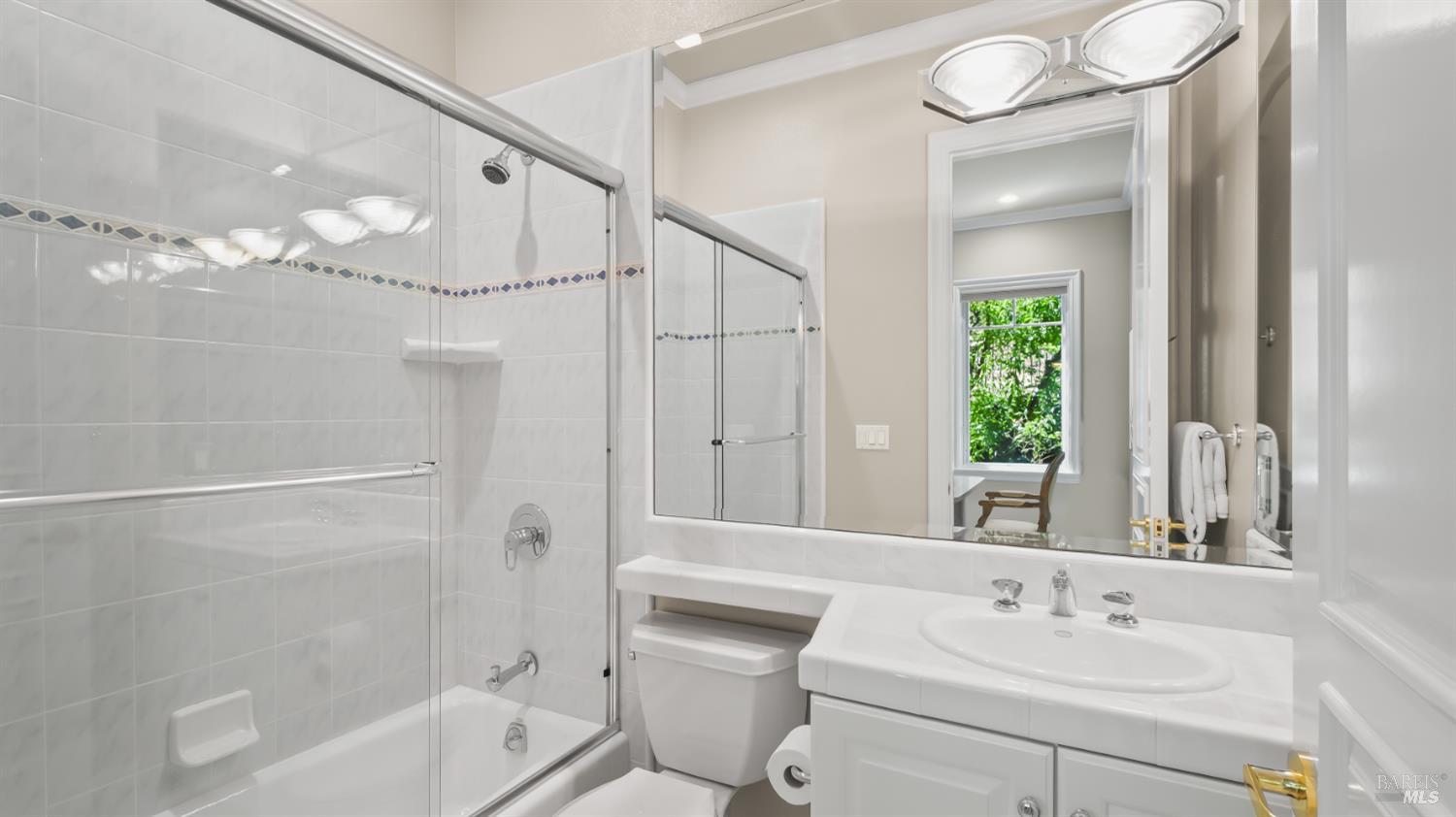 Detail Gallery Image 31 of 83 For 1 the Alameda Knls, San Anselmo,  CA 94960 - 5 Beds | 5/1 Baths