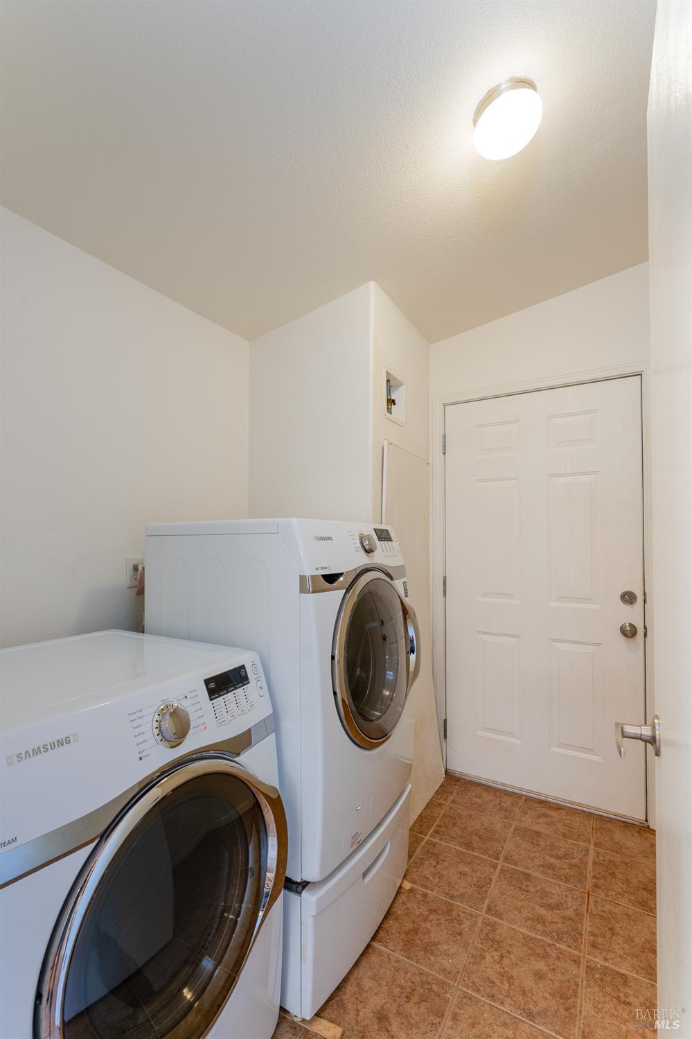 Detail Gallery Image 12 of 25 For 1409 W State Highway 20 Hwy, Upper Lake,  CA 95485 - 3 Beds | 2 Baths