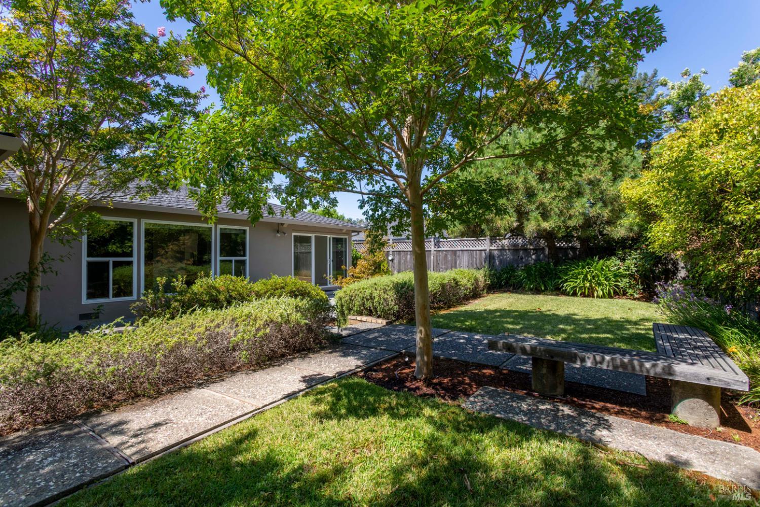 Detail Gallery Image 11 of 22 For 160 Whittier Ave, San Rafael,  CA 94903 - 4 Beds | 2 Baths