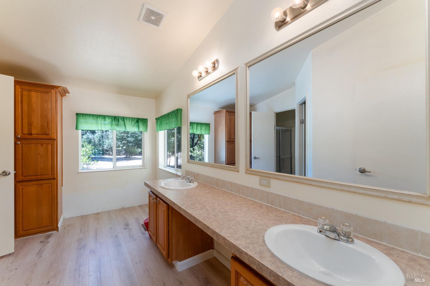 Detail Gallery Image 13 of 25 For 1409 W State Highway 20 Hwy, Upper Lake,  CA 95485 - 3 Beds | 2 Baths