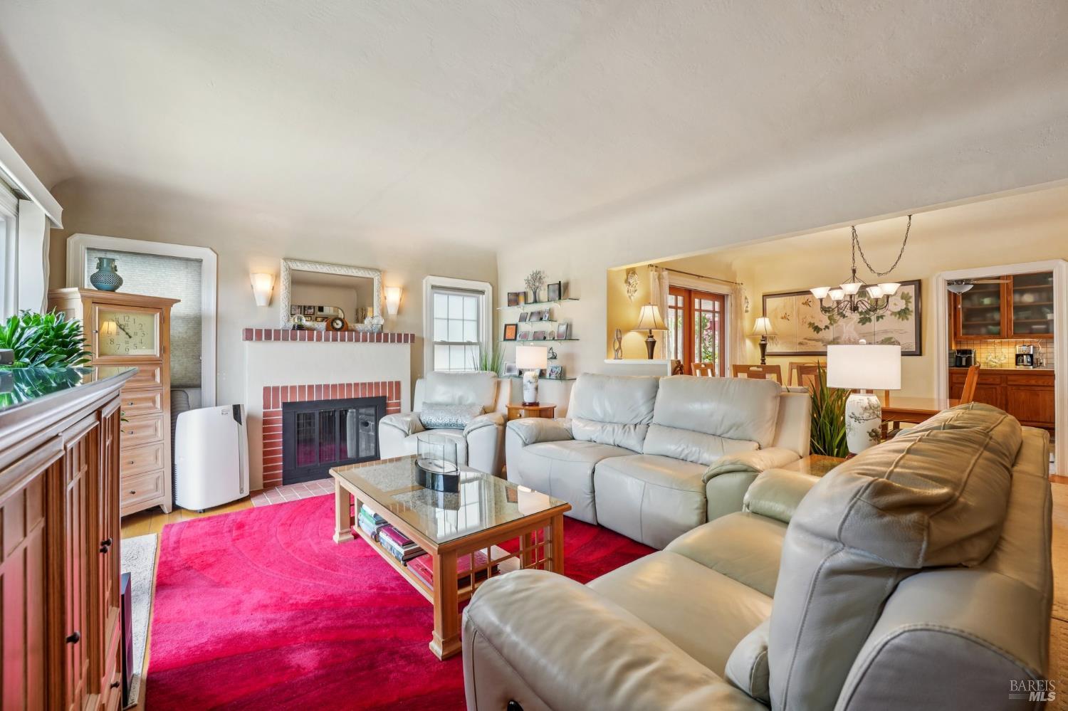 Detail Gallery Image 10 of 68 For 1072 Raymond Ave, Napa,  CA 94559 - 3 Beds | 1/1 Baths
