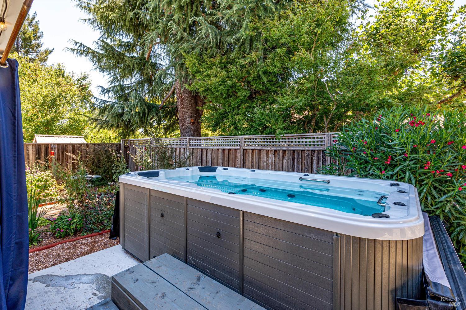 Detail Gallery Image 30 of 32 For 113 Sherwood Dr, Santa Rosa,  CA 95405 - 4 Beds | 2 Baths