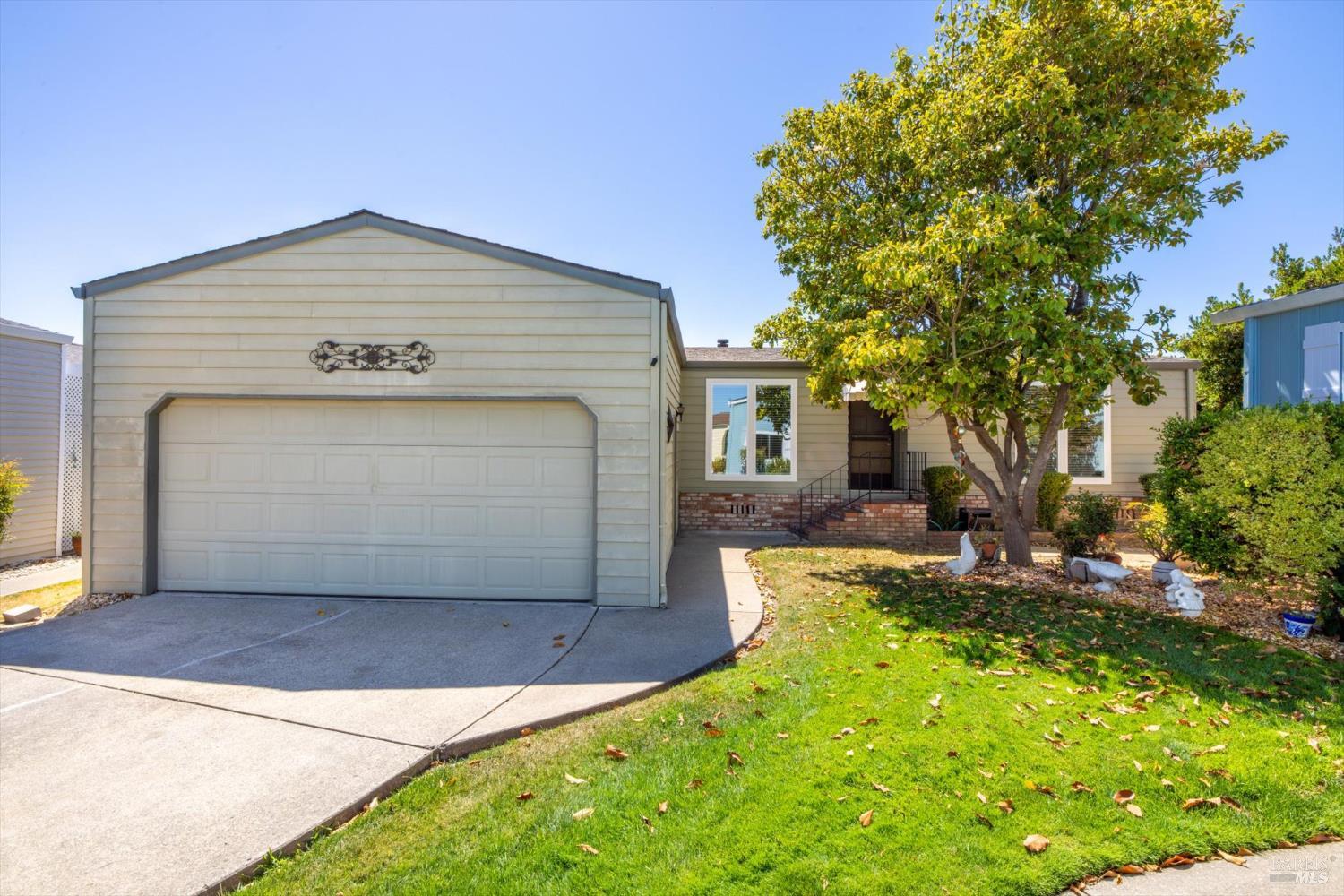 Detail Gallery Image 2 of 39 For 209 Shirley Ct 116, Napa,  CA 94558 - 2 Beds | 2 Baths