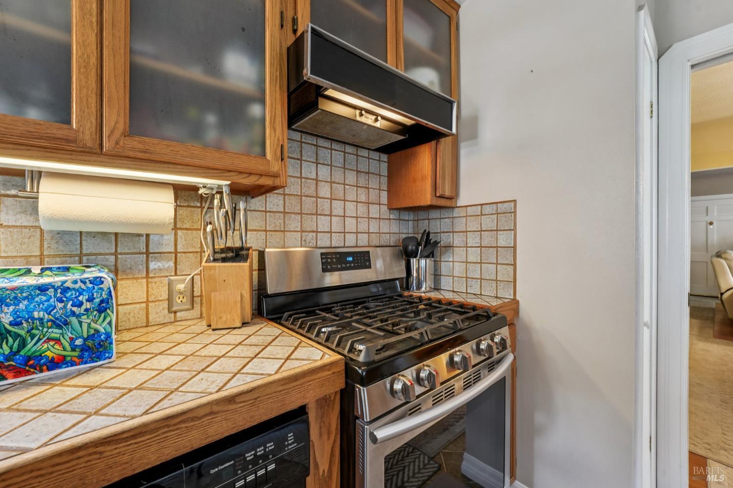 Detail Gallery Image 27 of 68 For 1072 Raymond Ave, Napa,  CA 94559 - 3 Beds | 1/1 Baths