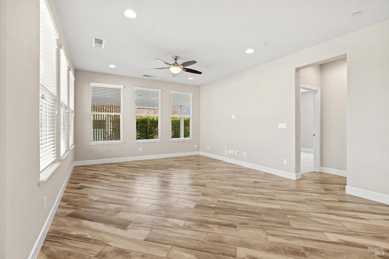 Detail Gallery Image 11 of 35 For 620 Hawk Ridge Dr, Rio Vista,  CA 94571 - 2 Beds | 2 Baths