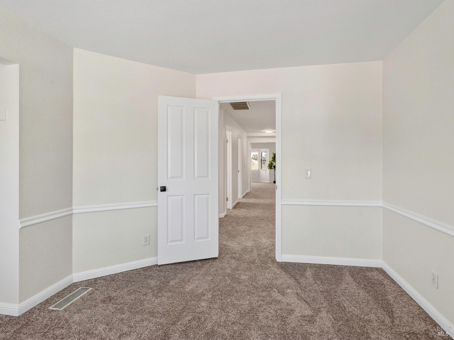Detail Gallery Image 25 of 47 For 688 Natalie Dr, Windsor,  CA 95492 - 5 Beds | 3 Baths