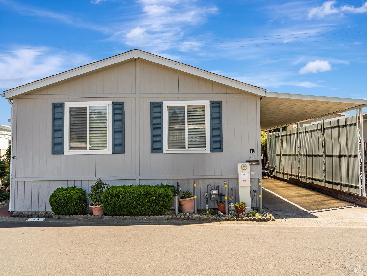 Detail Gallery Image 2 of 20 For 48 Cardinal Way, Santa Rosa,  CA 95409 - 2 Beds | 2 Baths