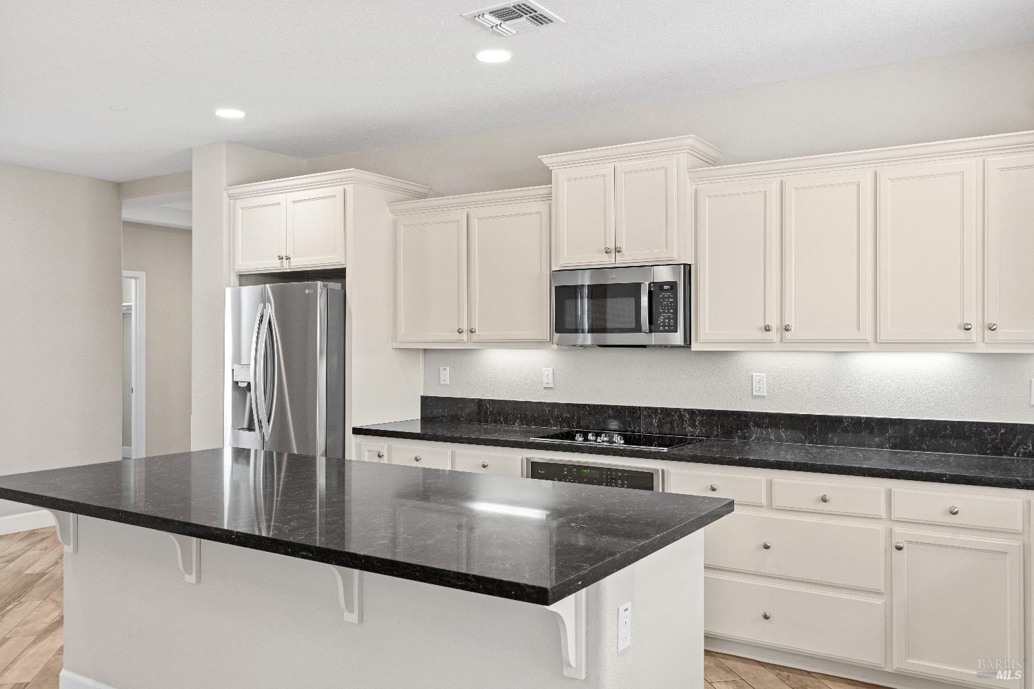 Detail Gallery Image 5 of 35 For 620 Hawk Ridge Dr, Rio Vista,  CA 94571 - 2 Beds | 2 Baths