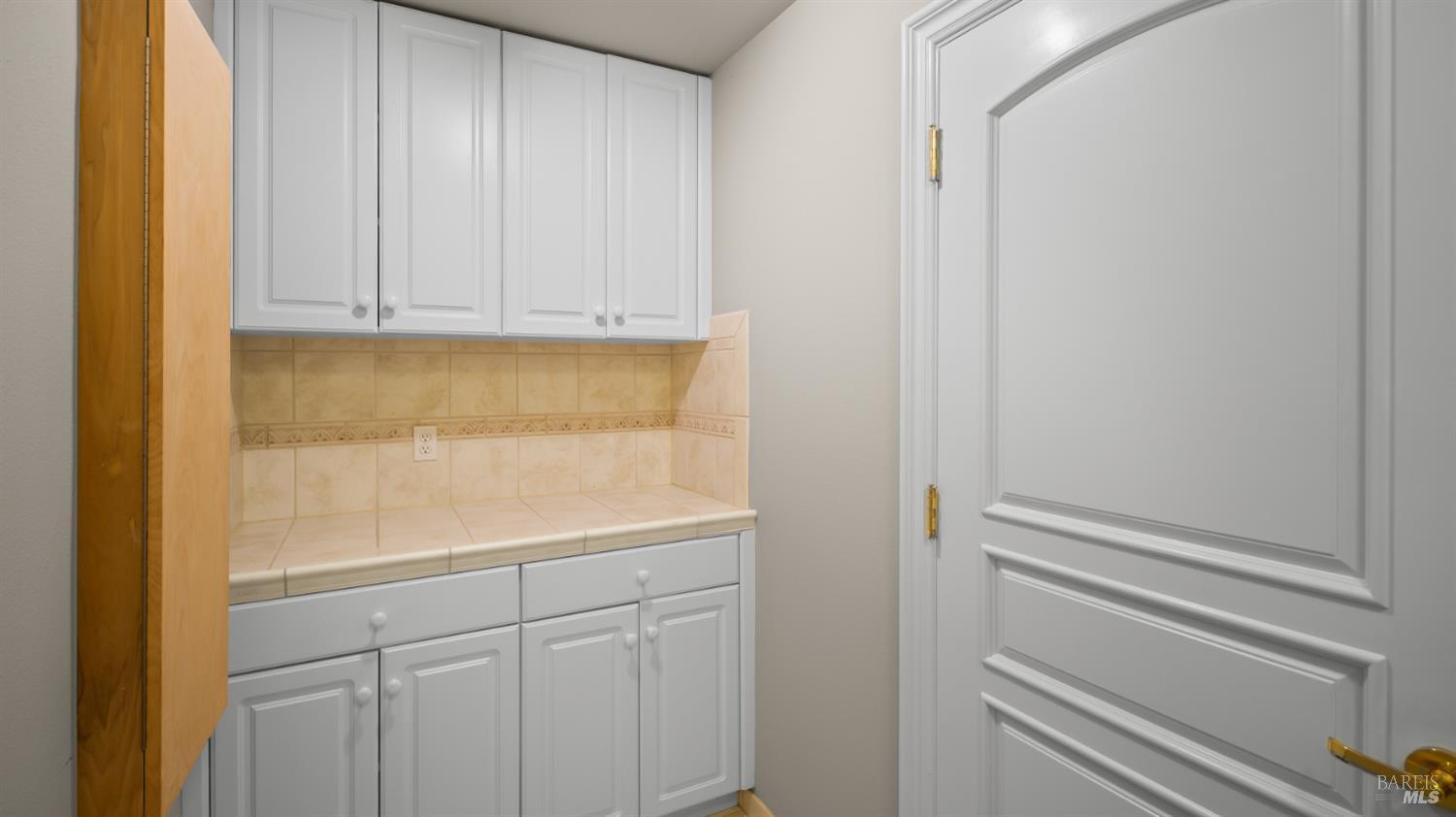 Detail Gallery Image 80 of 83 For 1 the Alameda Knls, San Anselmo,  CA 94960 - 5 Beds | 5/1 Baths