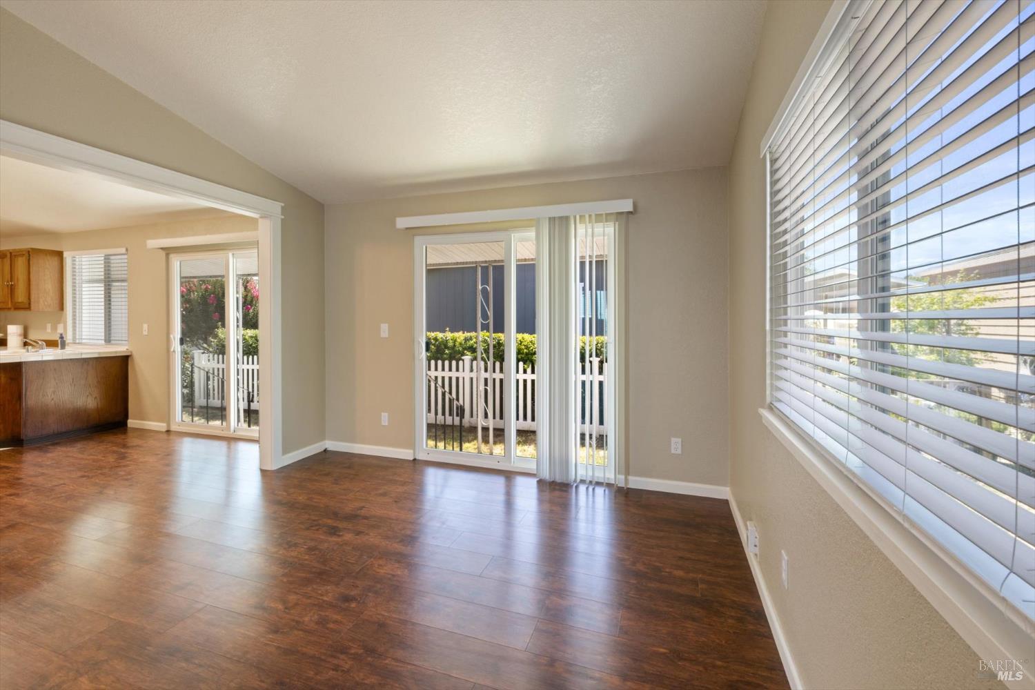 Detail Gallery Image 15 of 39 For 209 Shirley Ct 116, Napa,  CA 94558 - 2 Beds | 2 Baths