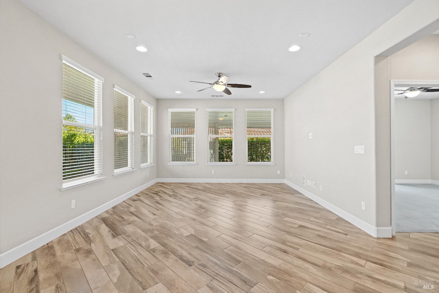 Detail Gallery Image 6 of 35 For 620 Hawk Ridge Dr, Rio Vista,  CA 94571 - 2 Beds | 2 Baths