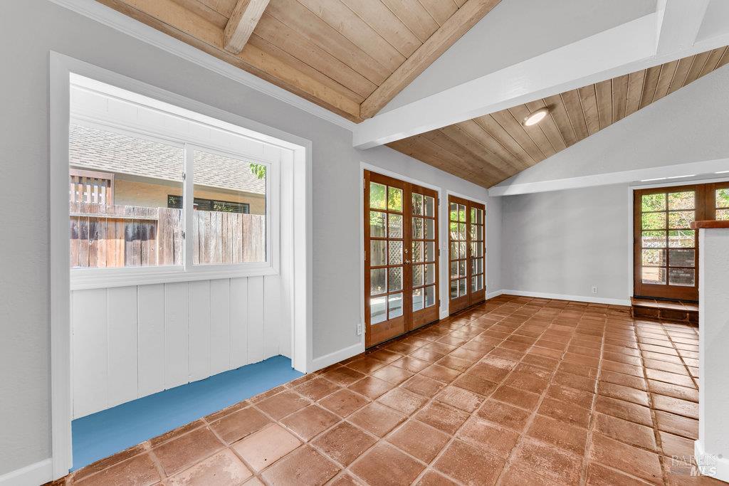 Detail Gallery Image 21 of 66 For 564 Willow Ct, Benicia,  CA 94510 - 2 Beds | 2 Baths