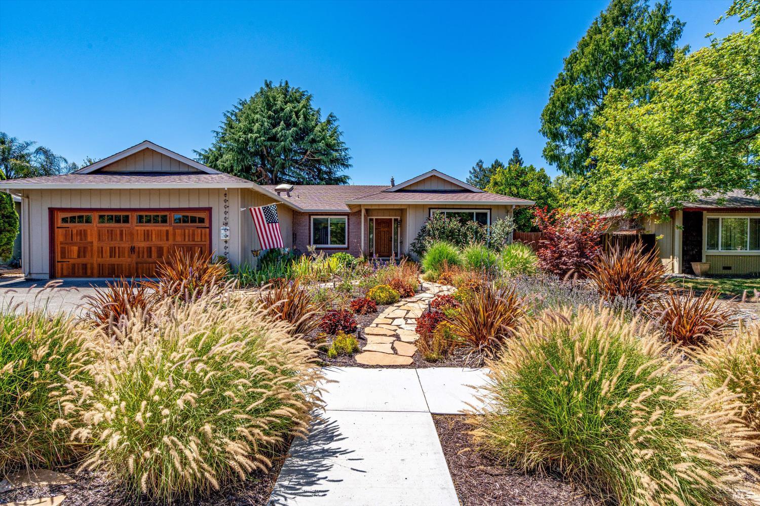 Detail Gallery Image 1 of 32 For 113 Sherwood Dr, Santa Rosa,  CA 95405 - 4 Beds | 2 Baths
