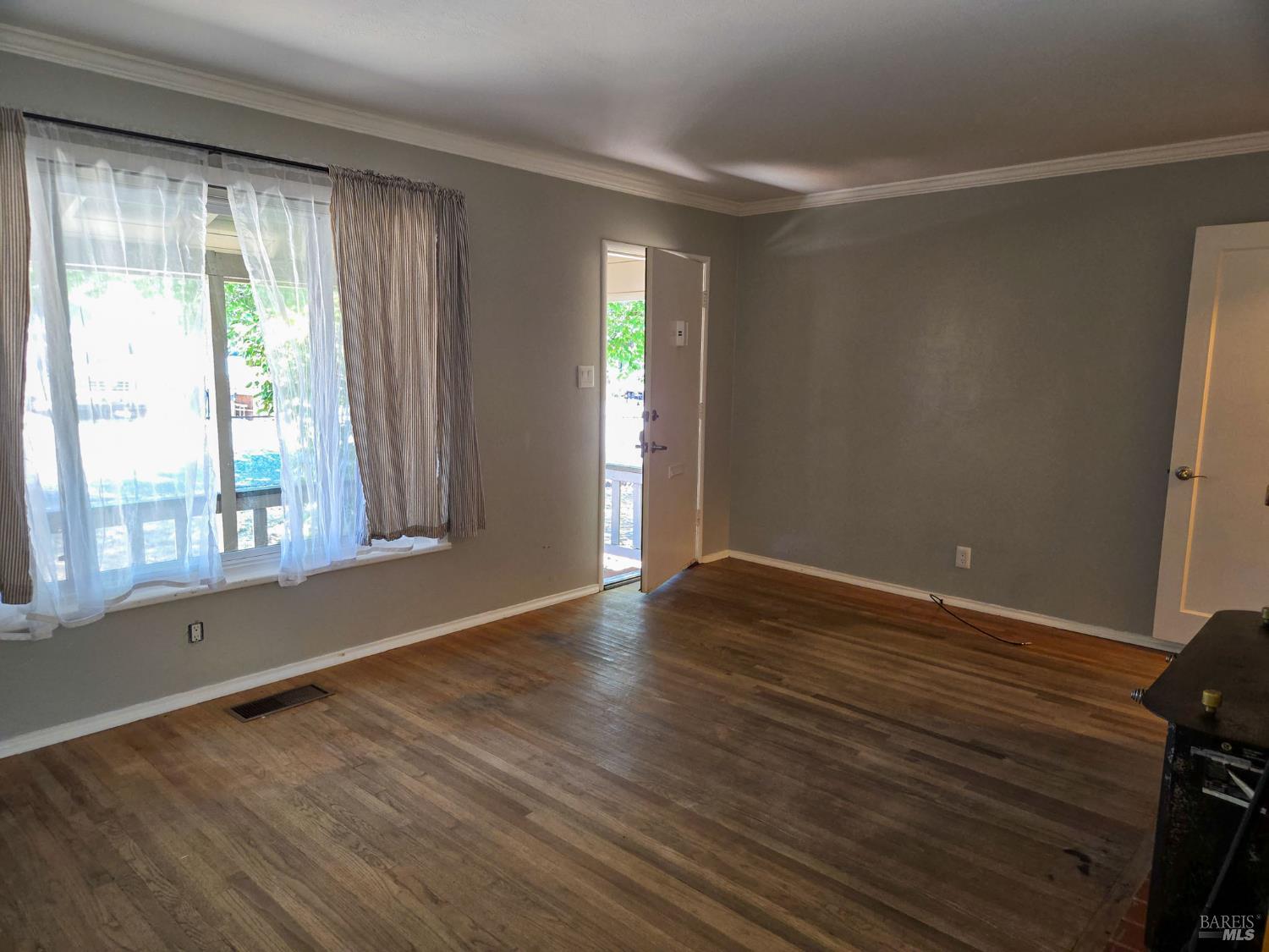 Detail Gallery Image 15 of 31 For 611 Hawthorne Ln, Willits,  CA 95490 - 2 Beds | 1 Baths