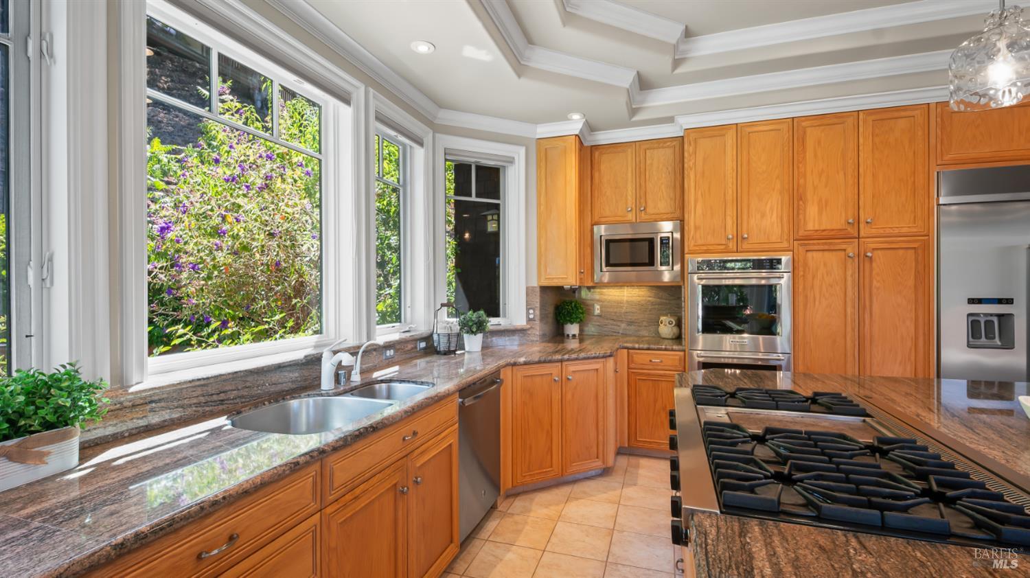 Detail Gallery Image 19 of 83 For 1 the Alameda Knls, San Anselmo,  CA 94960 - 5 Beds | 5/1 Baths