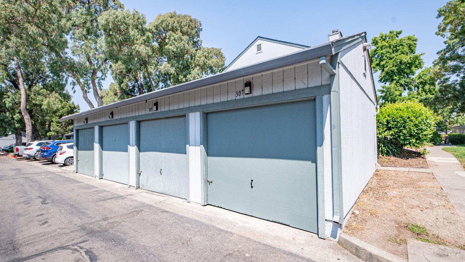 Detail Gallery Image 25 of 27 For 307 Occidental Cir, Santa Rosa,  CA 95401 - 3 Beds | 2/1 Baths
