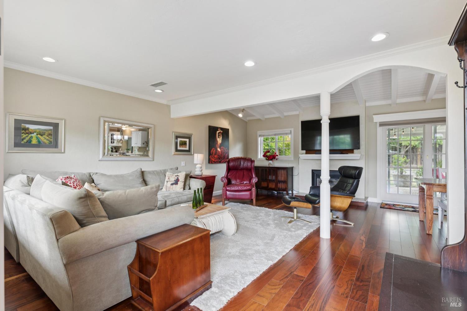 Detail Gallery Image 8 of 31 For 60 Ormond Ct, Novato,  CA 94947 - 3 Beds | 3 Baths