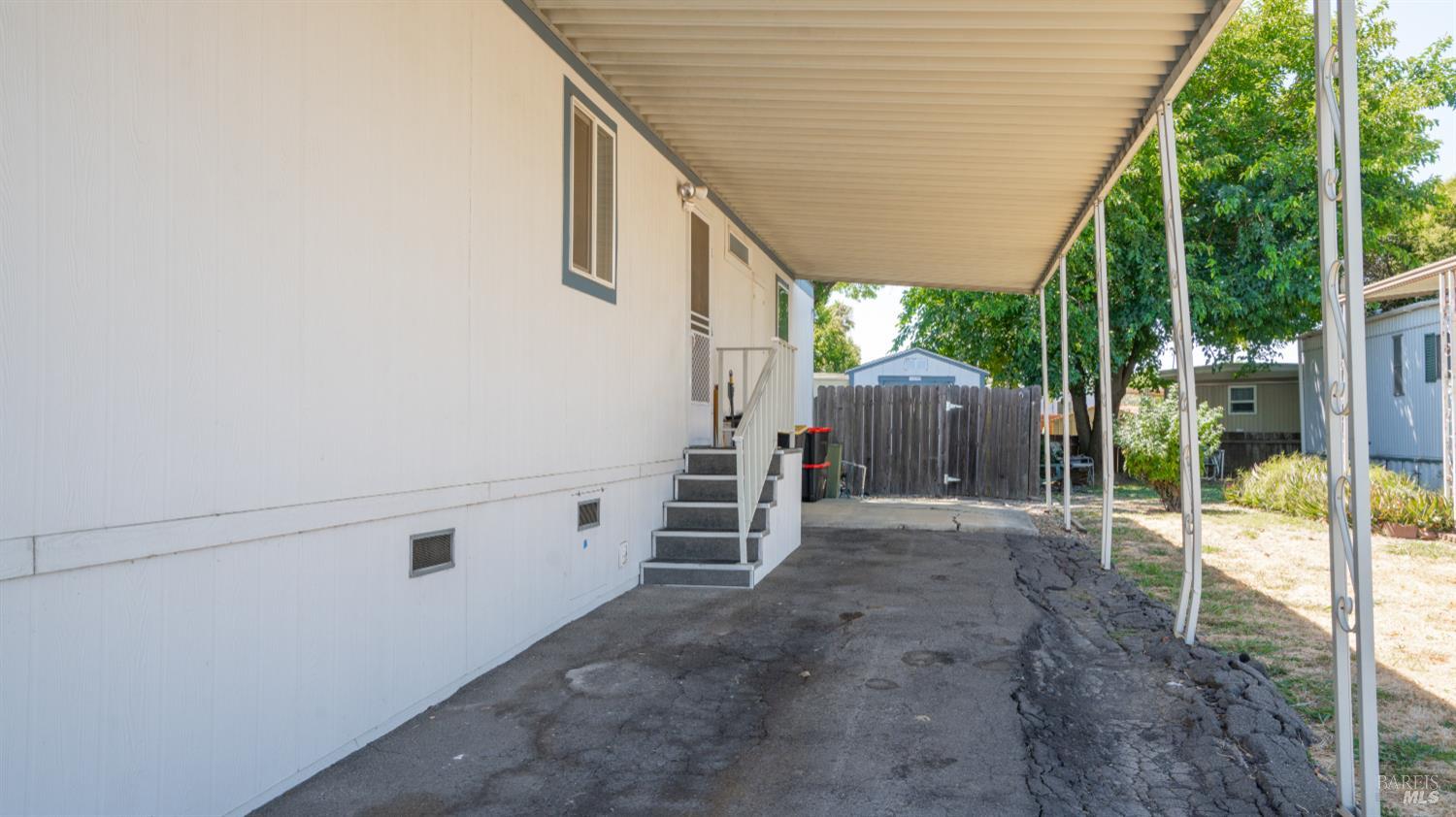 Detail Gallery Image 4 of 34 For 131 Del Paso Dr, Vacaville,  CA 95687 - 3 Beds | 2 Baths
