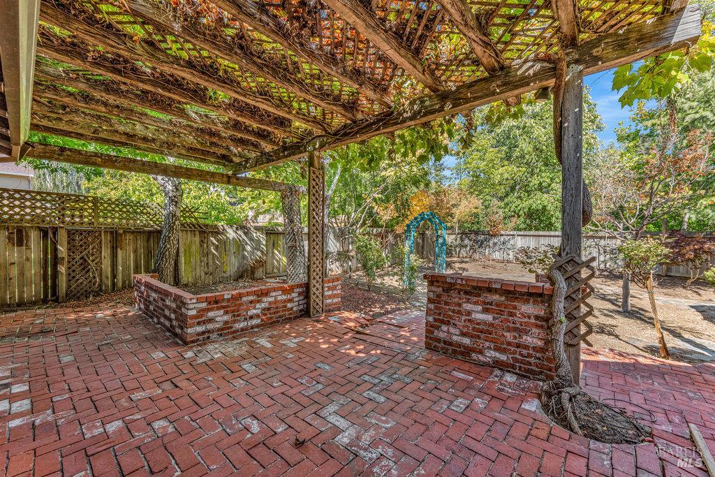 Detail Gallery Image 58 of 66 For 564 Willow Ct, Benicia,  CA 94510 - 2 Beds | 2 Baths