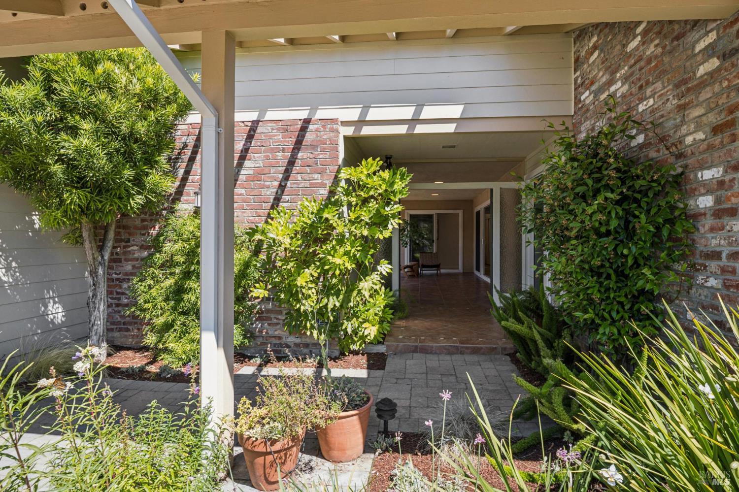 Detail Gallery Image 2 of 49 For 169 Kipling Dr, Mill Valley,  CA 94941 - 3 Beds | 2 Baths